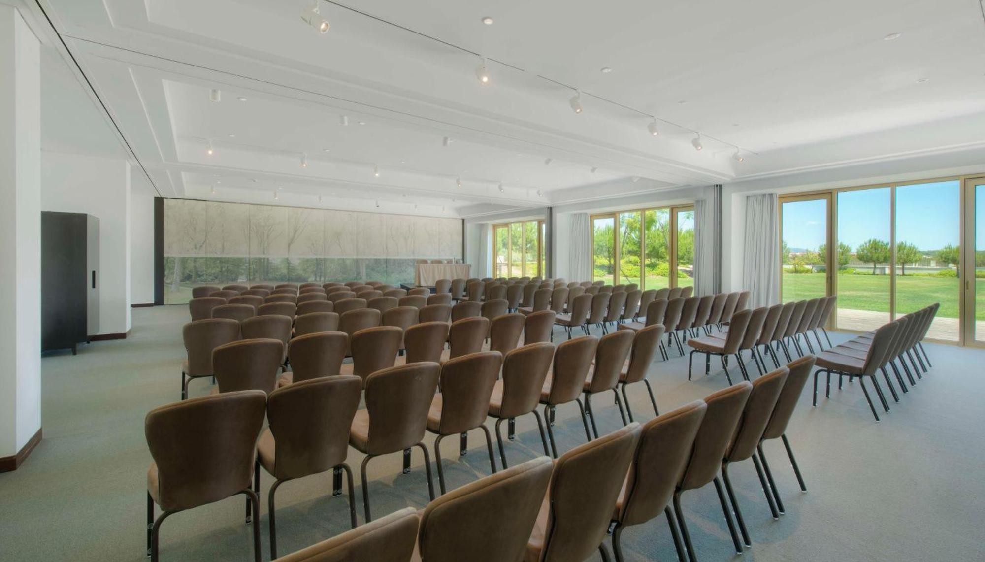 Anantara Vilamoura Algarve Resort Esterno foto The interior of the conference centre